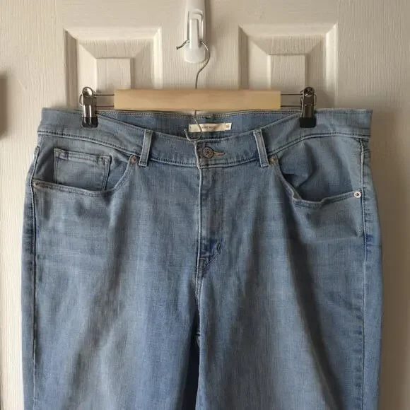 Levi's Women Classic Boot Denim Jeans Size 16 High Rise Light Wash - Picture 2 of 9